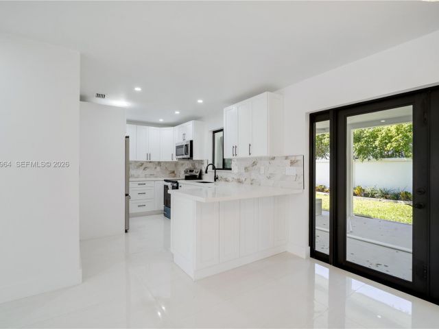 Home for sale at 1406 SW 104th Ct - photo 7509097