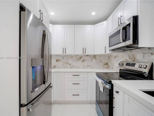 Home for sale at 1406 SW 104th Ct - photo 7509099