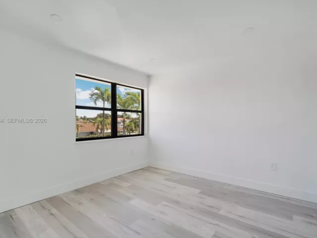 4-bedroom home for sale in Miami - 1406 SW 104th Ct - MondialRealty