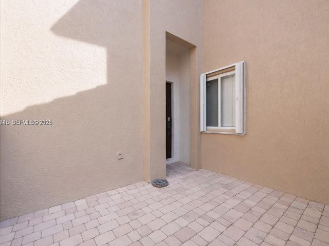 3-bedroom home for rent in Homestead - 2467 SE 19th St - MondialRealty