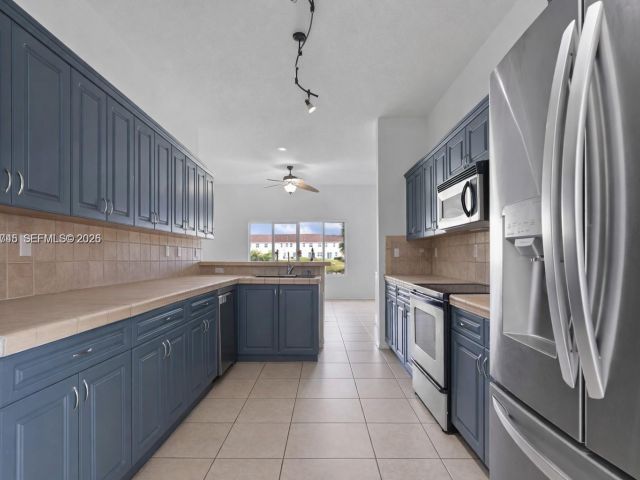 3-bedroom home for rent in Homestead - 2467 SE 19th St - MondialRealty