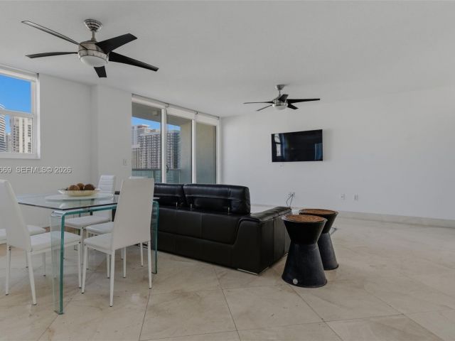 Apartment for rent  Unit #2301 - photo 7434837