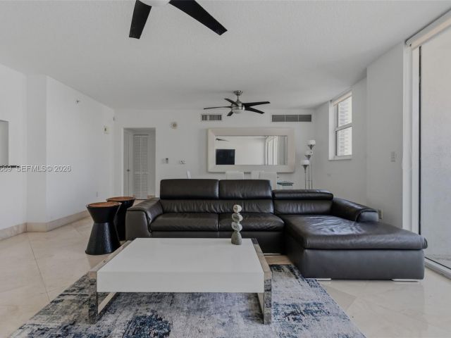 Apartment for rent  Unit #2301 - photo 7434843