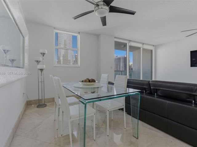 Apartment for rent  Unit #2301 - photo 7434851