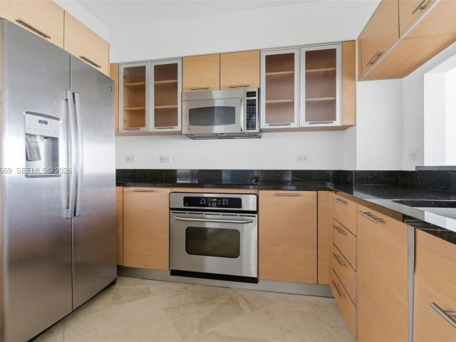 Apartment for rent  Unit #2301 - photo 7434853