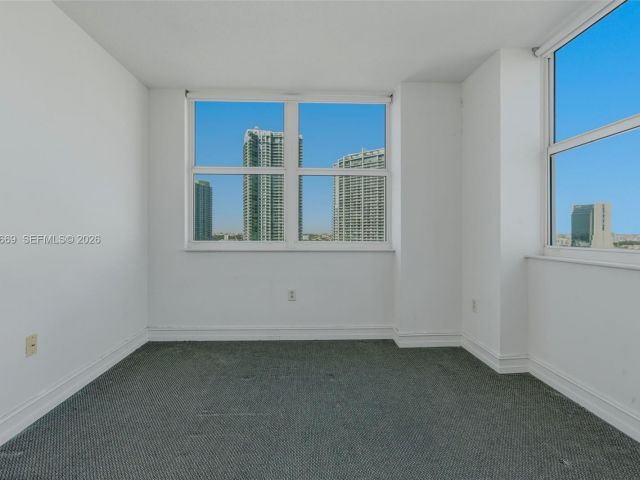 Apartment for rent  Unit #2301 - photo 7434868