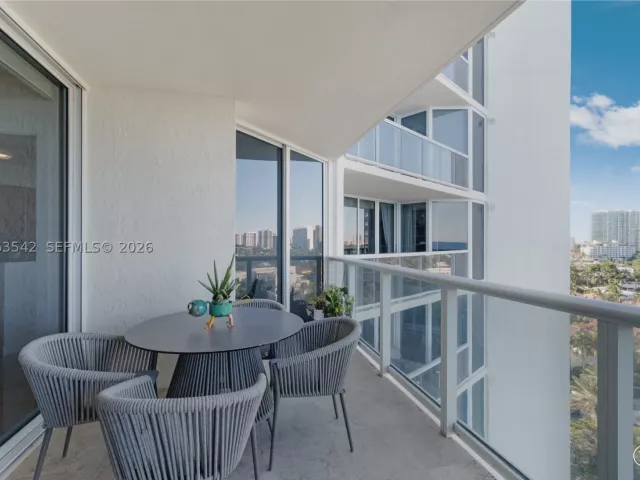 2-bedroom condo for sale in Sunny Isles Beach - 19333 E Collins Ave 1202 - MondialRealty