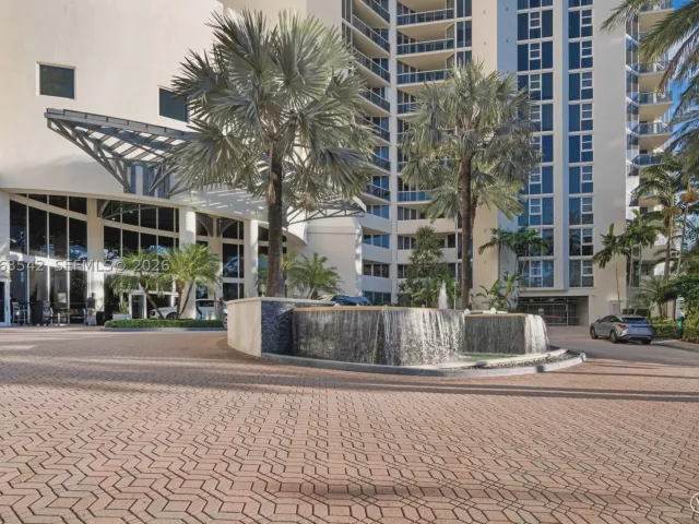 2-bedroom condo for sale in Sunny Isles Beach - 19333 E Collins Ave 1202 - MondialRealty