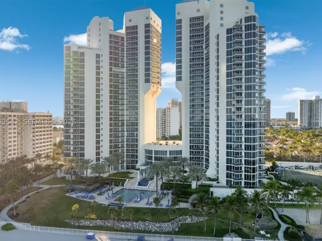2-bedroom condo for sale in Sunny Isles Beach - 19333 E Collins Ave 1202 - MondialRealty