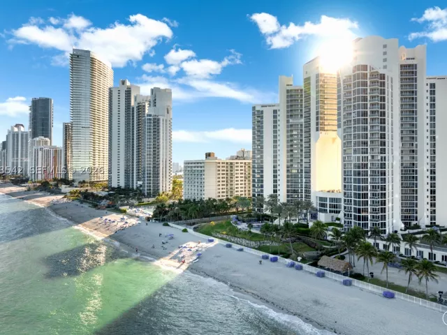 2-bedroom condo for sale in Sunny Isles Beach - 19333 E Collins Ave 1202 - MondialRealty
