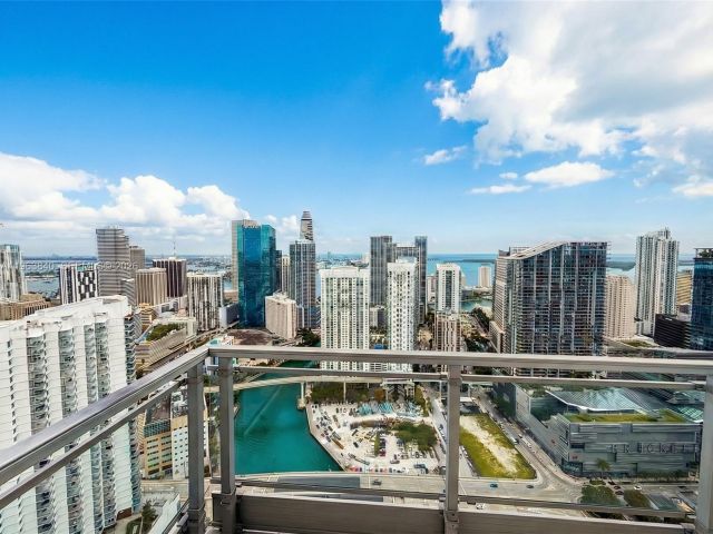 Apartment for sale  Unit #PH5213 - photo 7486869