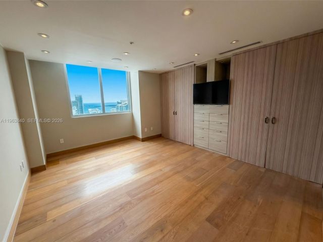 Apartment for sale  Unit #PH5213 - photo 7486882