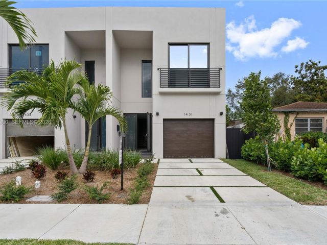 Home for sale at 1431 SW 20th St - photo 7466125
