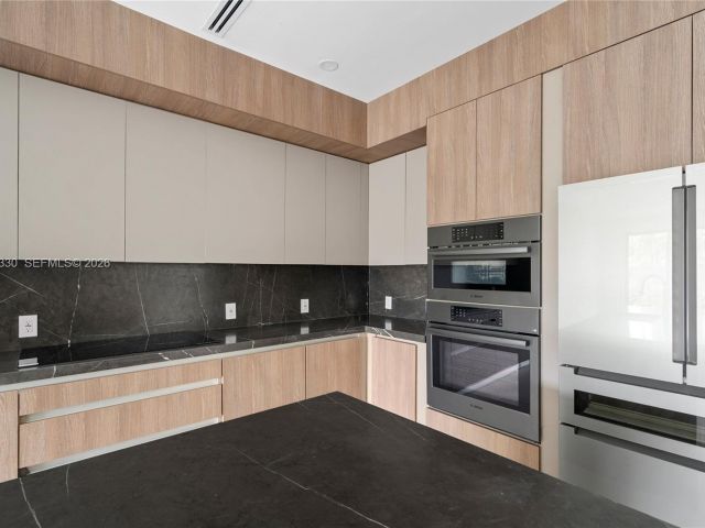 Home for sale at 1431 SW 20th St - photo 7466135