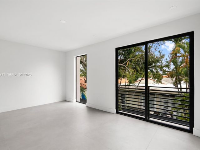 Home for sale at 1431 SW 20th St - photo 7466139