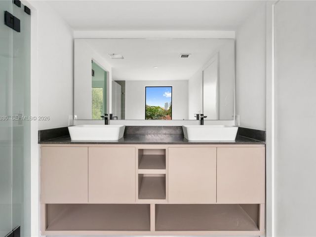 Home for sale at 1431 SW 20th St - photo 7466143