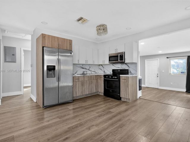 2-bedroom home for rent in Miami - 1880 NW 69th St - MondialRealty