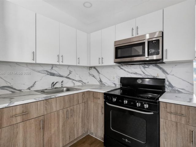 2-bedroom home for rent in Miami - 1880 NW 69th St - MondialRealty