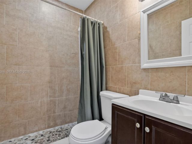 2-bedroom home for rent in Miami - 1880 NW 69th St - MondialRealty