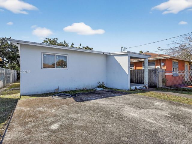 2-bedroom home for rent in Miami - 1880 NW 69th St - MondialRealty
