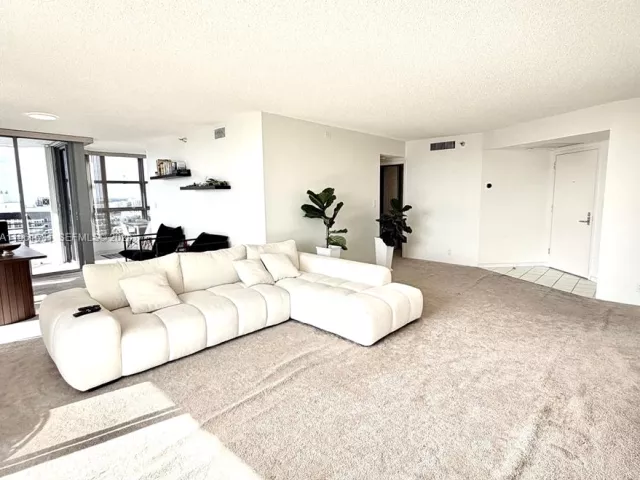 2-bedroom condo for sale in Aventura - 3530 Mystic Pointe Dr 2605 - MondialRealty