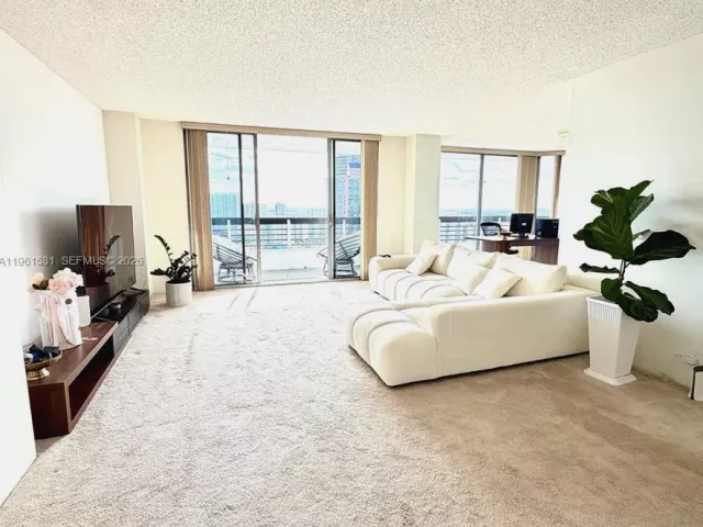 2-bedroom condo for sale in Aventura - 3530 Mystic Pointe Dr 2605 - MondialRealty