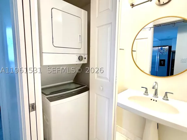 2-bedroom condo for sale in Aventura - 3530 Mystic Pointe Dr 2605 - MondialRealty