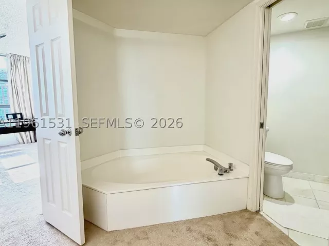 2-bedroom condo for sale in Aventura - 3530 Mystic Pointe Dr 2605 - MondialRealty