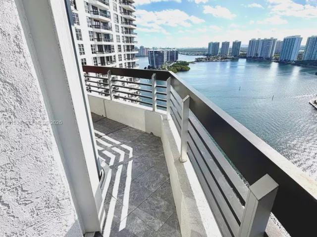 2-bedroom condo for sale in Aventura - 3530 Mystic Pointe Dr 2605 - MondialRealty