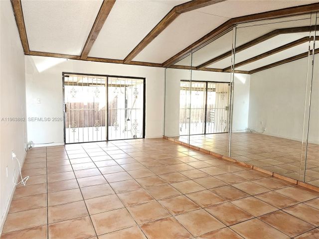 3-bedroom home for rent in Miami - 4907 SW 137th Ct - MondialRealty