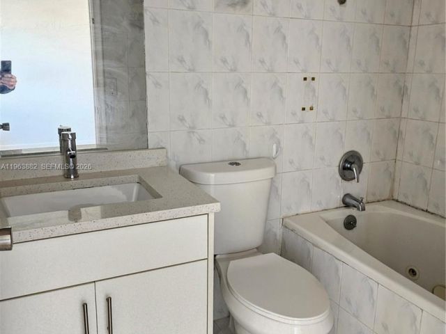 3-bedroom home for rent in Miami - 4907 SW 137th Ct - MondialRealty