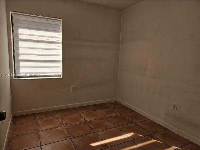 3-bedroom home for rent in Miami - 4907 SW 137th Ct - MondialRealty