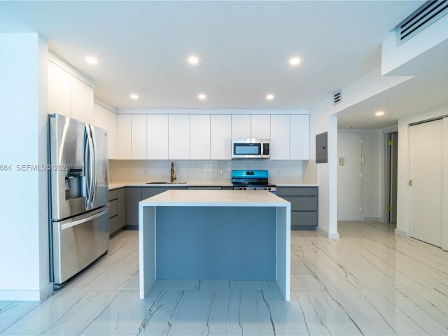 Apartment for sale  Unit #1105 - photo 7492242