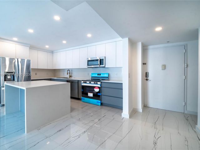 Apartment for sale  Unit #1105 - photo 7492245