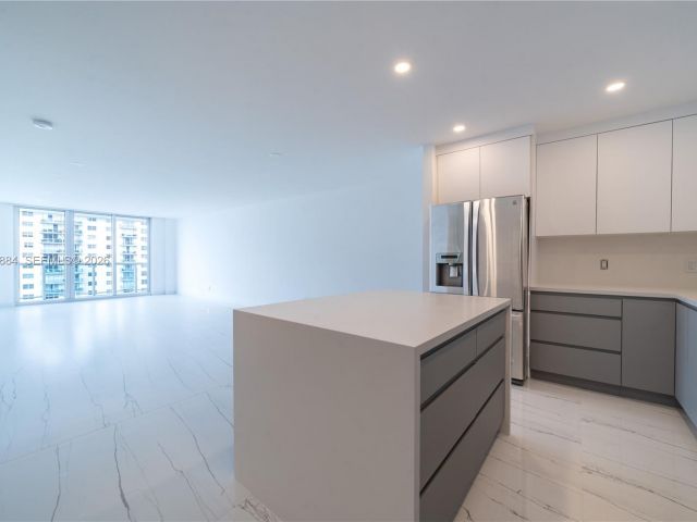 Apartment for sale  Unit #1105 - photo 7492246