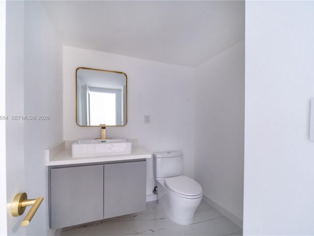 Apartment for sale  Unit #1105 - photo 7492250