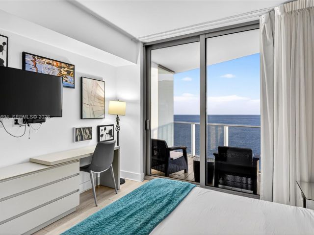 Apartment for sale  Unit #3703 - photo 7415100