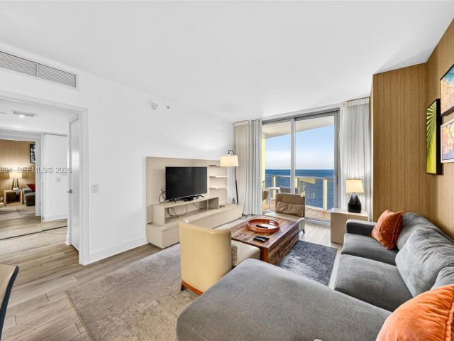 Apartment for sale  Unit #3703 - photo 7415103