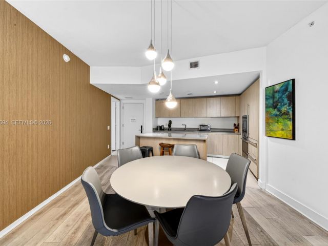 Apartment for sale  Unit #3703 - photo 7415105