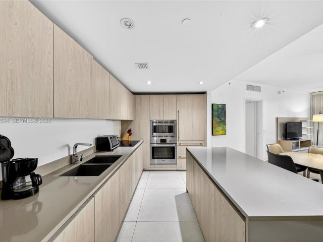 Apartment for sale  Unit #3703 - photo 7415108