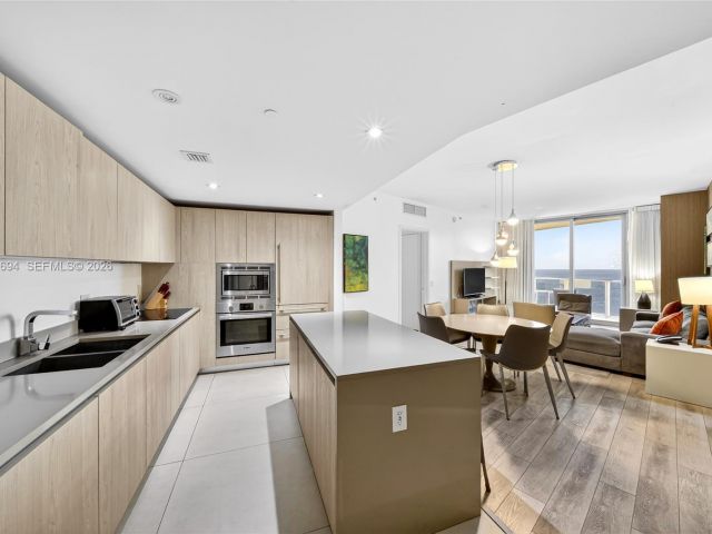 Apartment for sale  Unit #3703 - photo 7415109