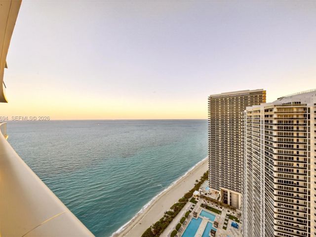 Apartment for sale  Unit #3703 - photo 7415113