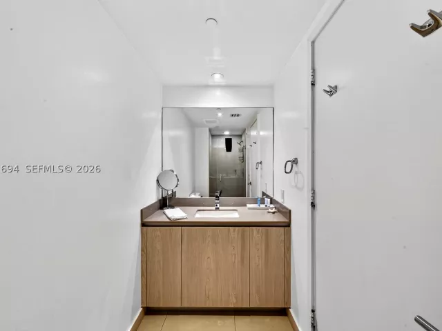 2-bedroom condo for sale in Hollywood - 4111 S Ocean Dr 3703 - MondialRealty