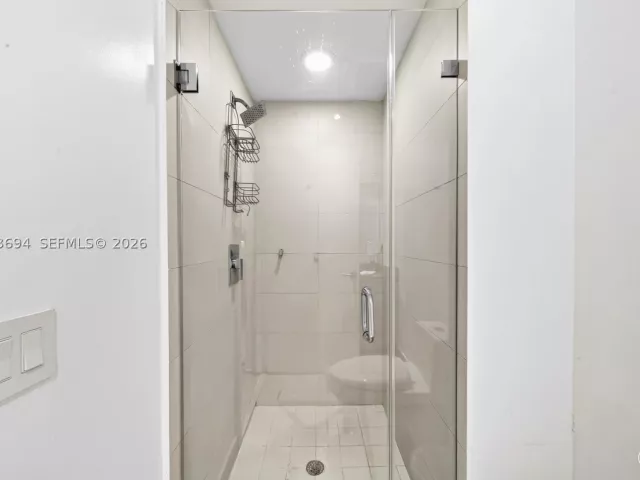 2-bedroom condo for sale in Hollywood - 4111 S Ocean Dr 3703 - MondialRealty