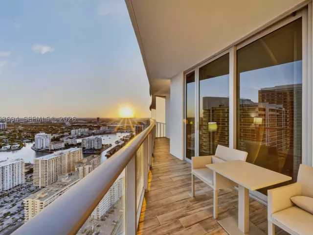 2-bedroom condo for sale in Hollywood - 4111 S Ocean Dr 3703 - MondialRealty