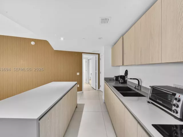 2-bedroom condo for sale in Hollywood - 4111 S Ocean Dr 3703 - MondialRealty
