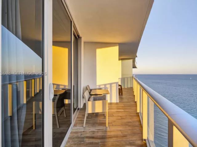 2-bedroom condo for sale in Hollywood - 4111 S Ocean Dr 3703 - MondialRealty