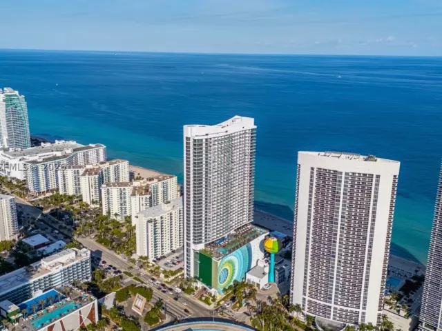 2-bedroom condo for sale in Hollywood - 4111 S Ocean Dr 3703 - MondialRealty