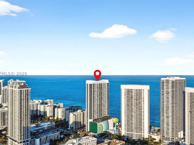 2-bedroom condo for sale in Hollywood - 4111 S Ocean Dr 3703 - MondialRealty