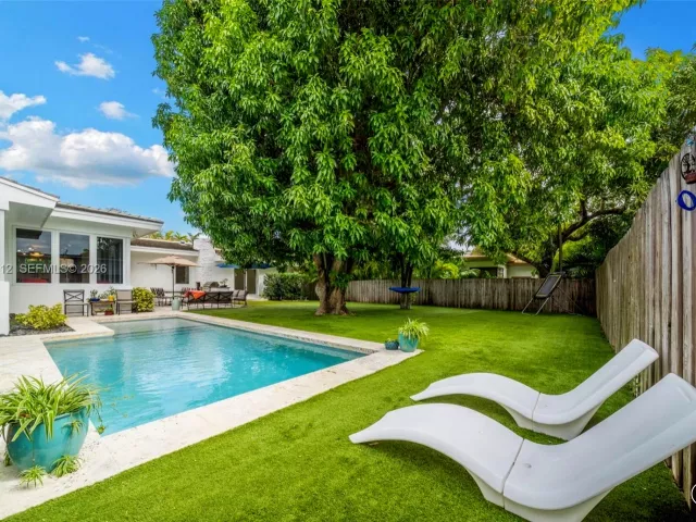 4-bedroom home for sale in Miami Beach - 4595 N Jefferson Ave - MondialRealty